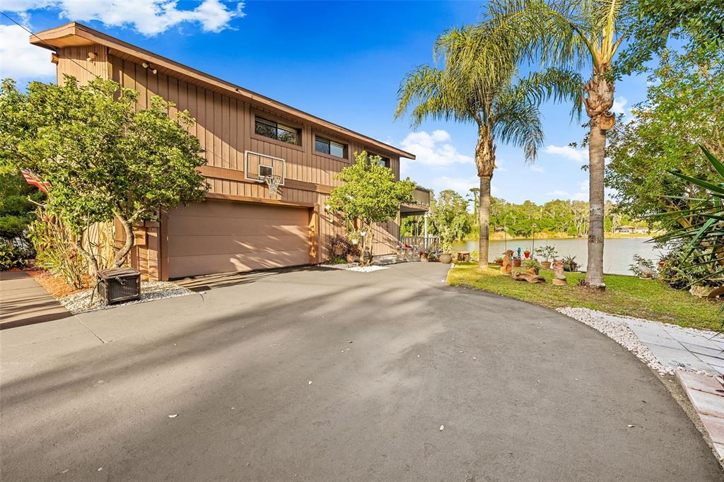 17301 Estes Road Lutz, FL 33548 - Photo 3 of 56