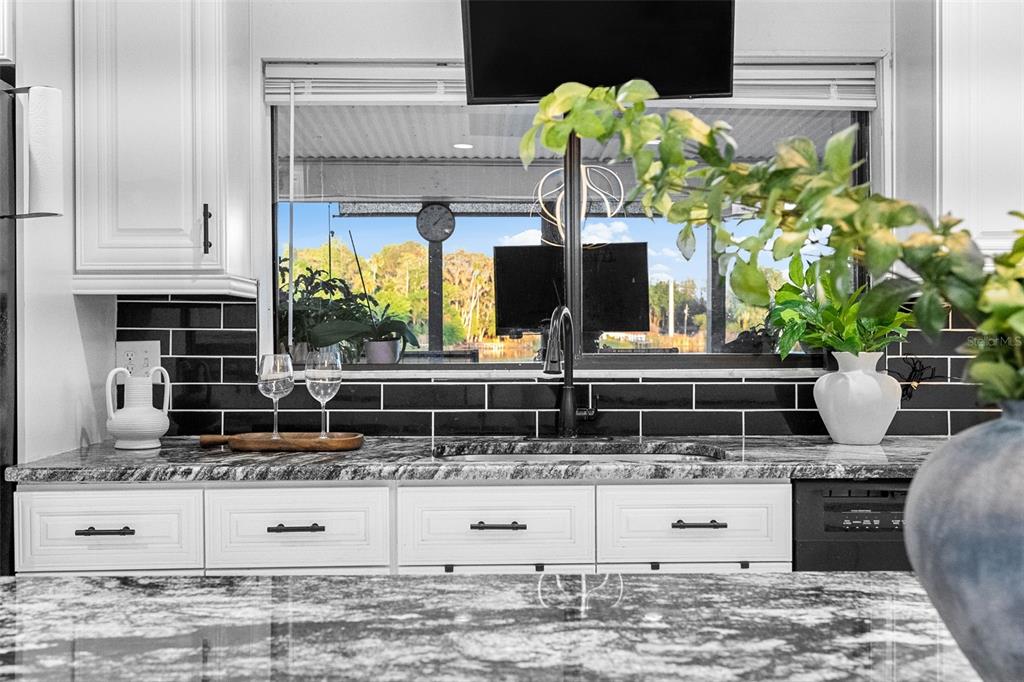 17301 Estes Road Lutz, FL 33548 - Photo 7 of 56