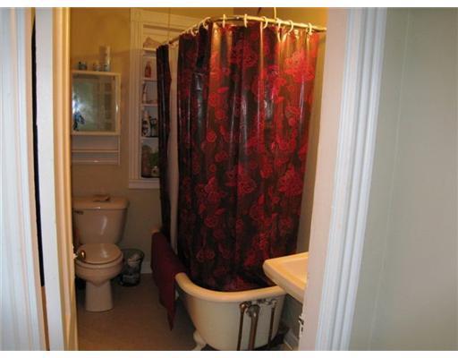 147 Veranda Street Portland, ME 04103 - Photo 6 of 6 Bathroom.