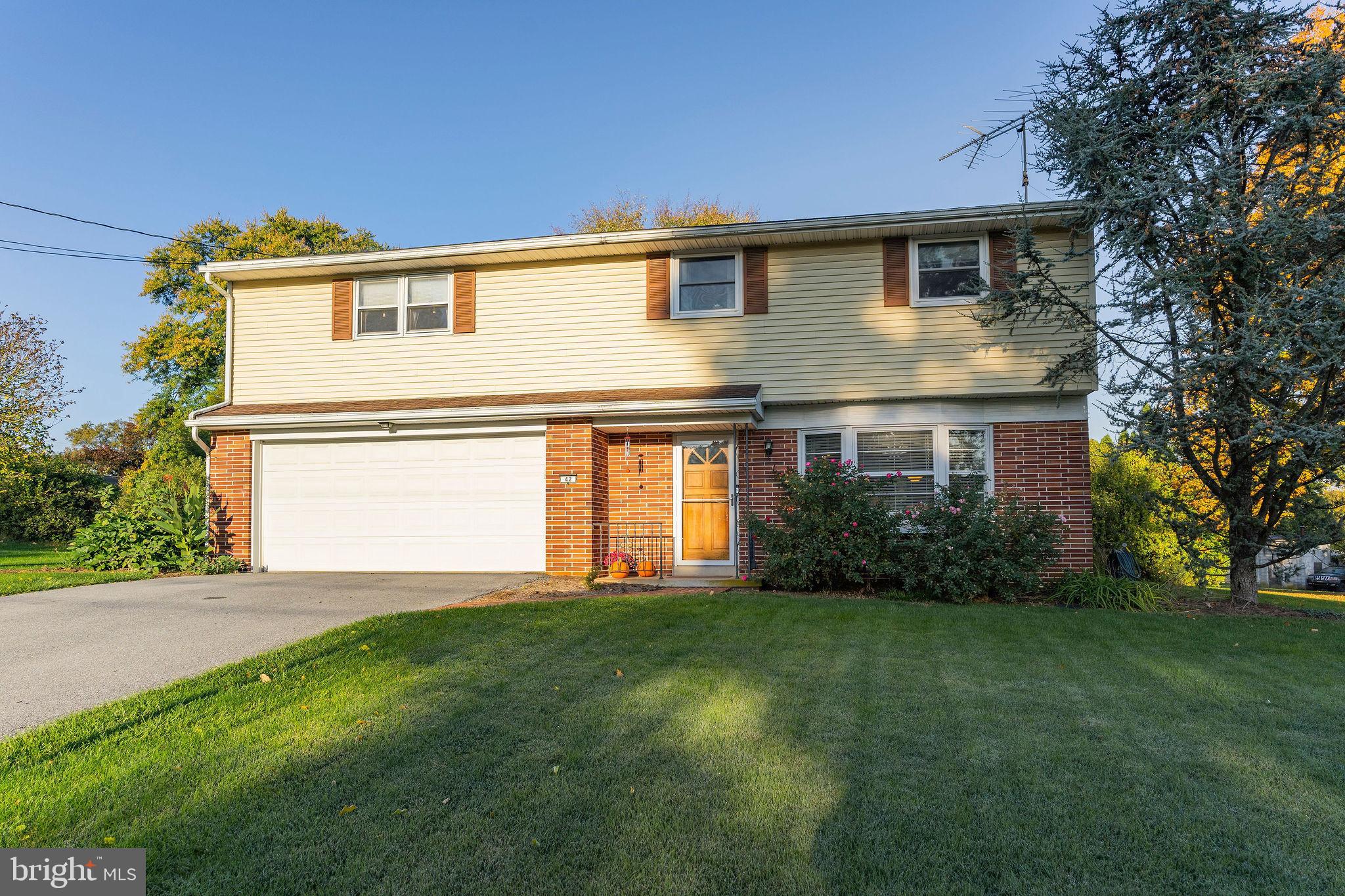 42 Wolf Road Akron, PA 17501 - Photo 4 of 50