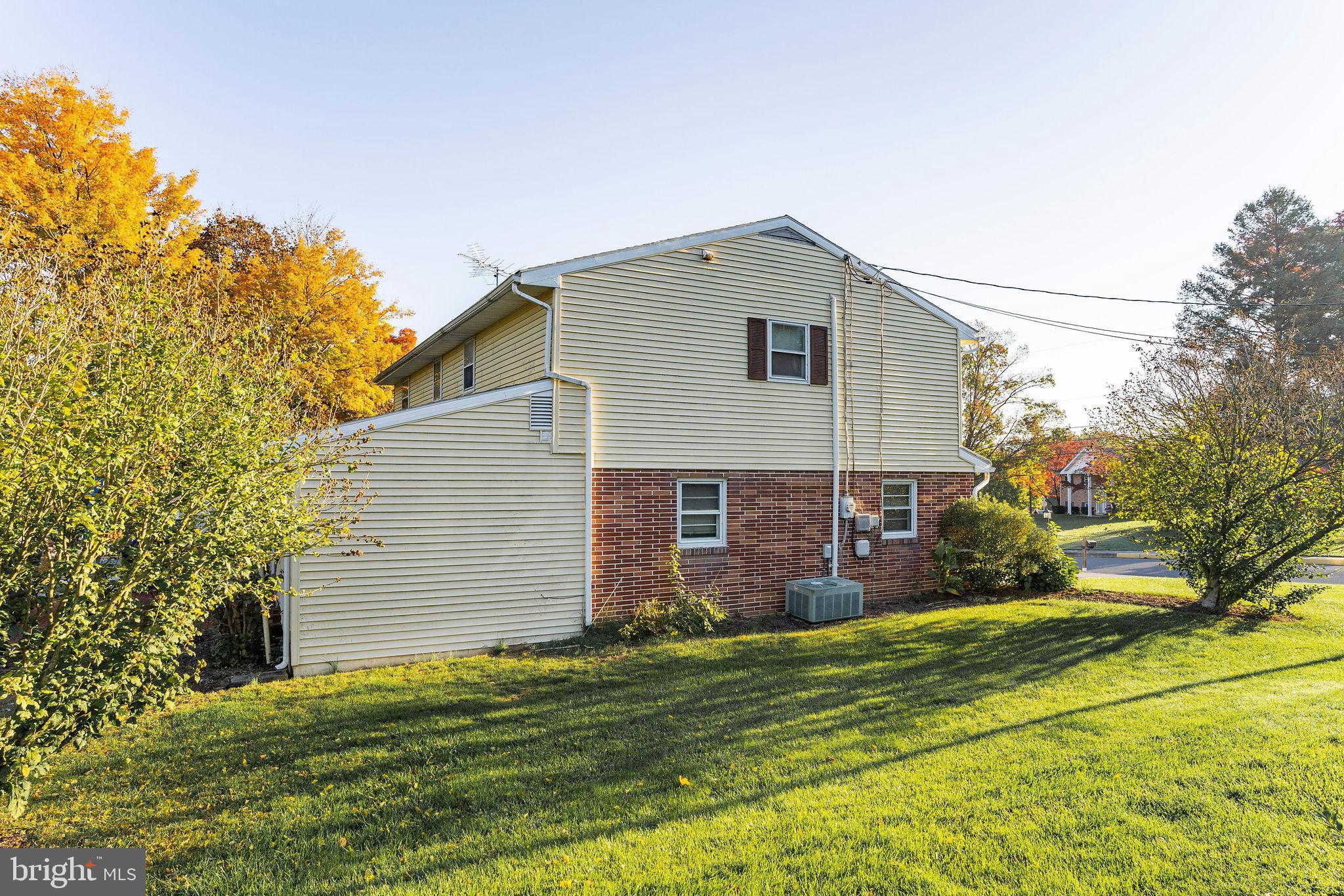 42 Wolf Road Akron, PA 17501 - Photo 6 of 50