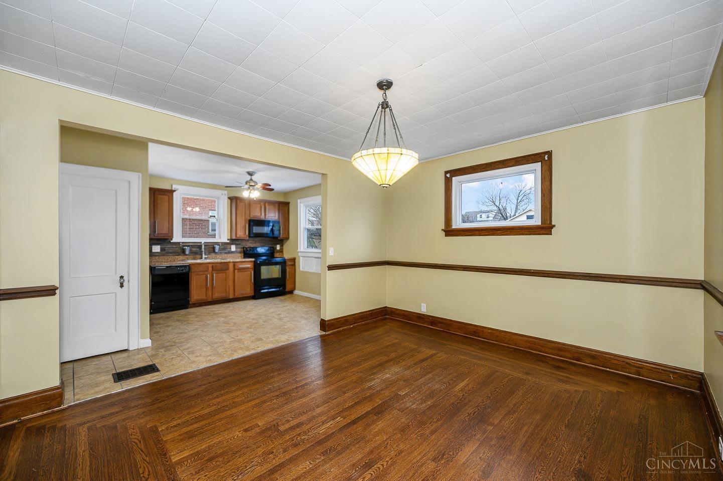 3310 Phoenix Avenue Cheviot, OH 45211 - Photo 14 of 32