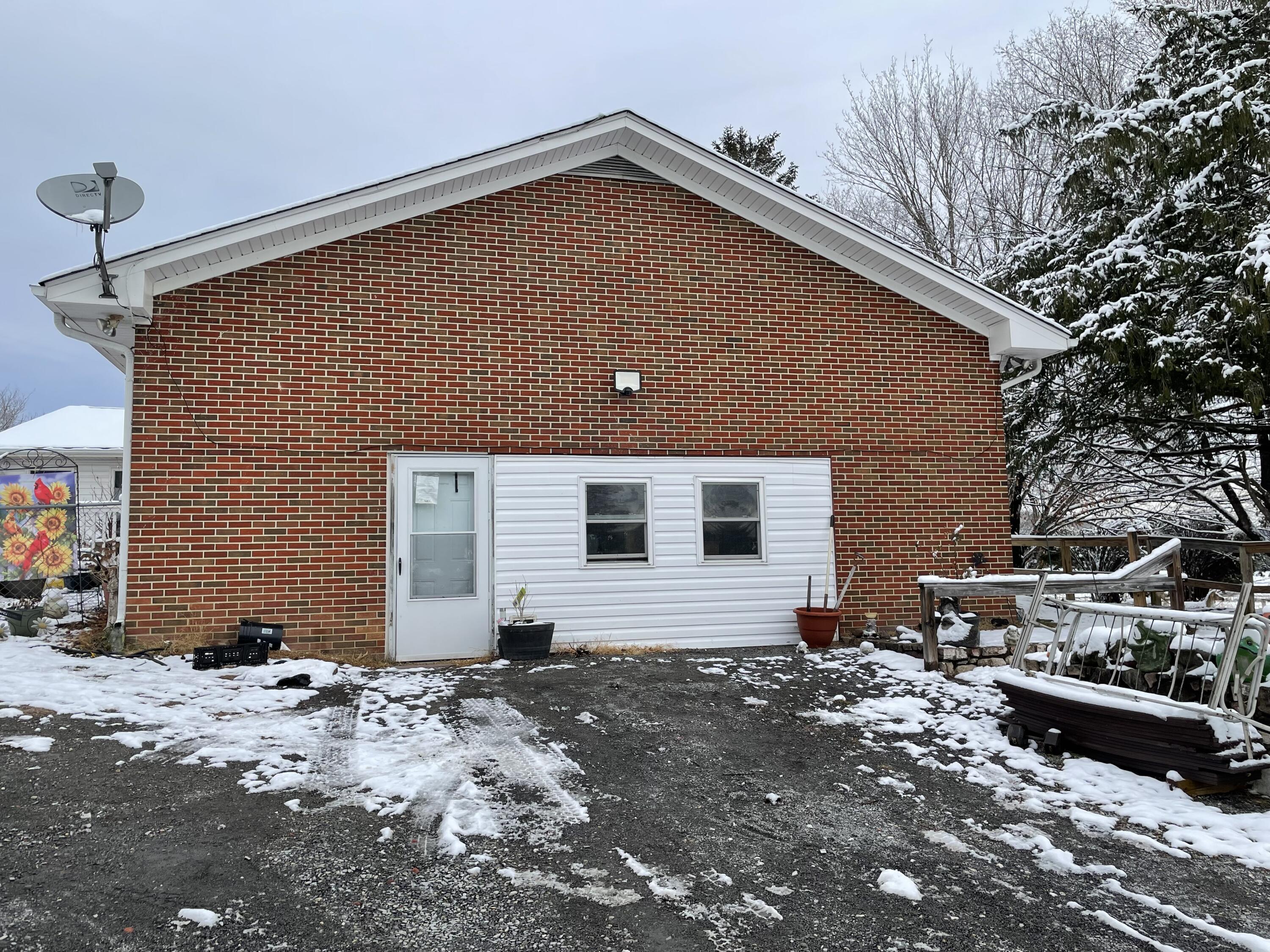 2047 Botetourt Road Fincastle, VA 24090 - Photo 11 of 11 a front view of house with yard