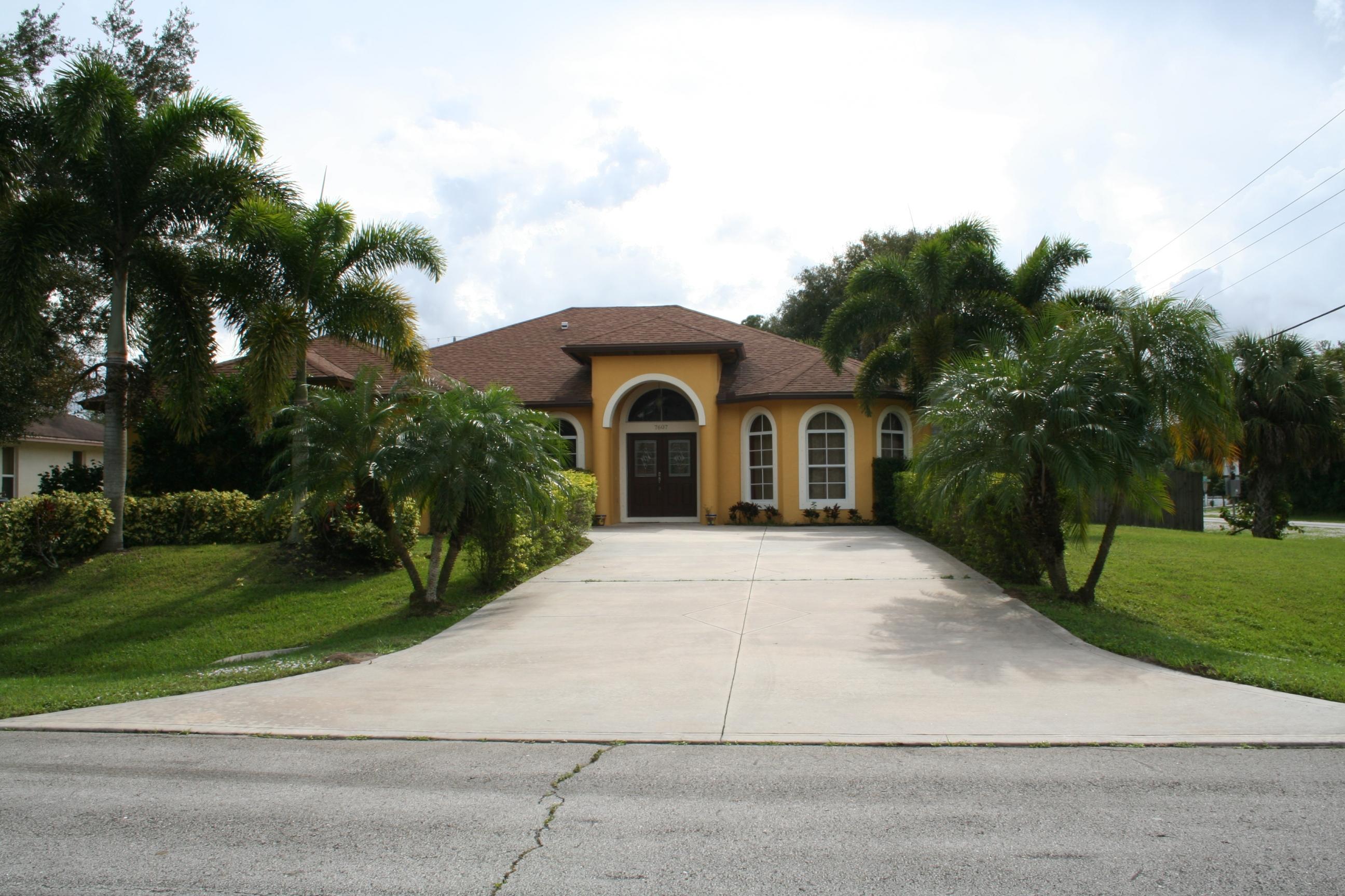 7607 Hibiscus Road Fort Pierce, FL 34951 - Photo 1 of 31 Front