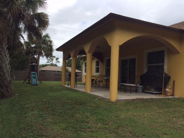 7607 Hibiscus Road Fort Pierce, FL 34951 - Photo 26 of 31 7607Rear (2)