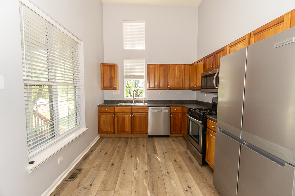 739 Georgian Court Addison, IL 60101 - Photo 7 of 30