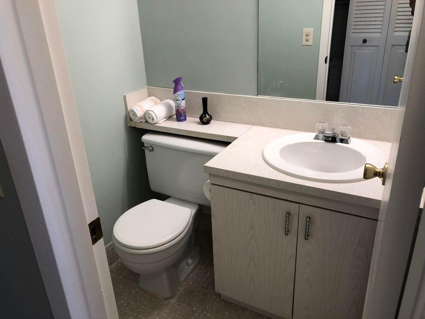 2059 Ainslie Drive, Unit D Boca Raton, FL 33434 - Photo 10 of 18 half bth