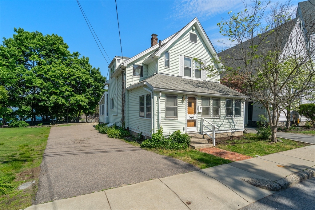 25 Curve Street Newton, MA 02465 - Photo 3 of 40