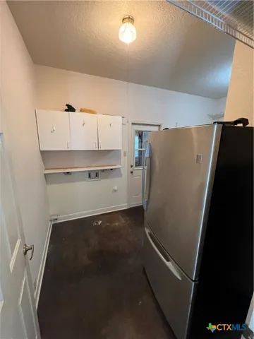 $2,900 | 184 East Lincoln Street, New Braunfels, TX 78130