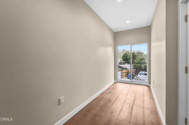 $6,995 | 3933 Glenalbyn Drive, Los Angeles, CA 90065