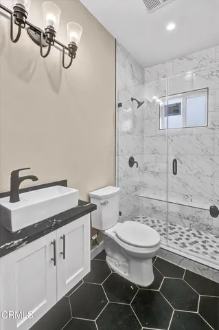 $6,995 | 3933 Glenalbyn Drive, Los Angeles, CA 90065