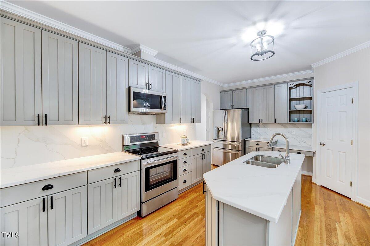 4710 Johnson Pond Road Apex, NC 27539 - Photo 15 of 39 Kitchen
