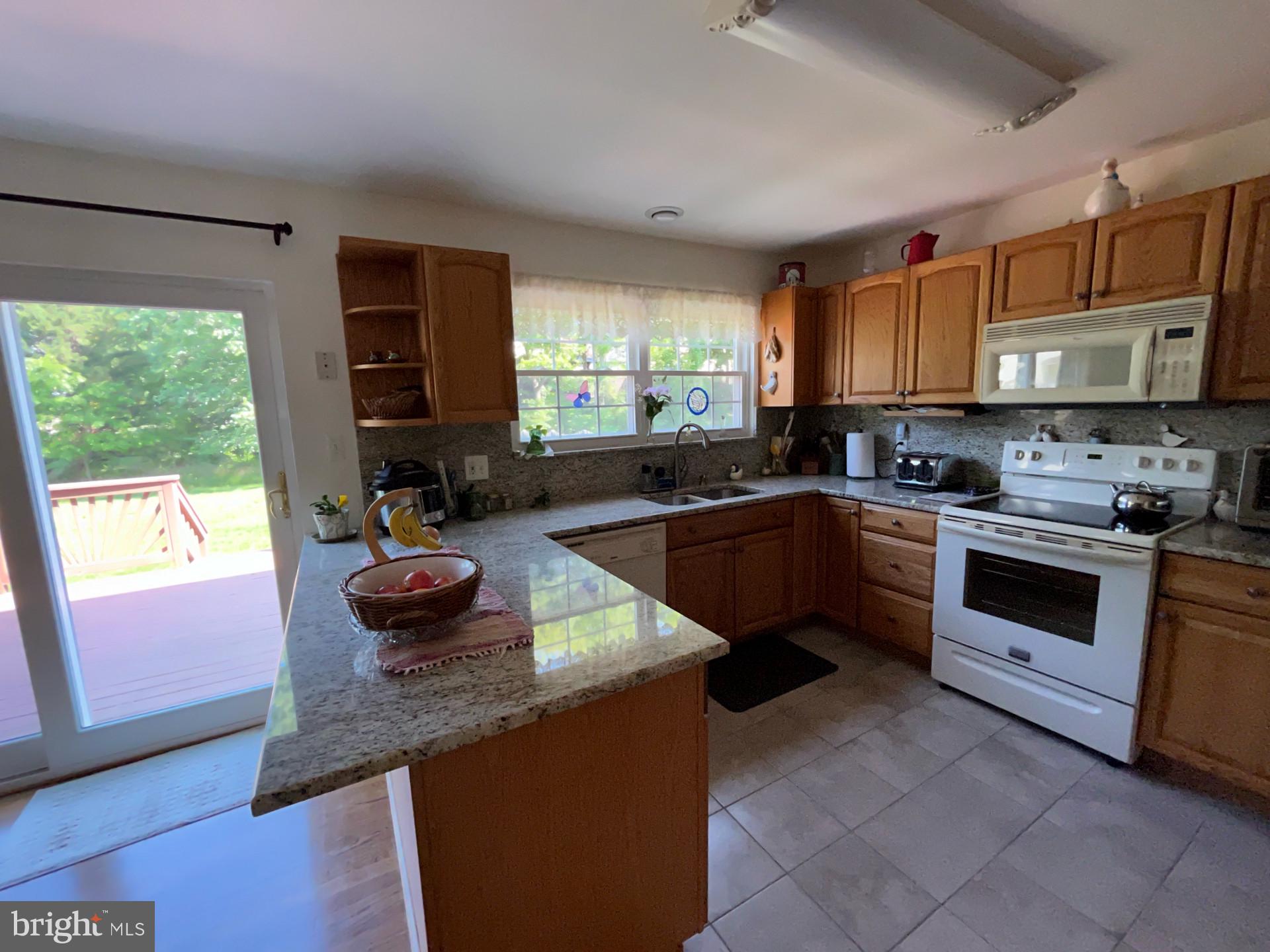 6817 Kerman Road Lanham, MD 20706 - Photo 10 of 39