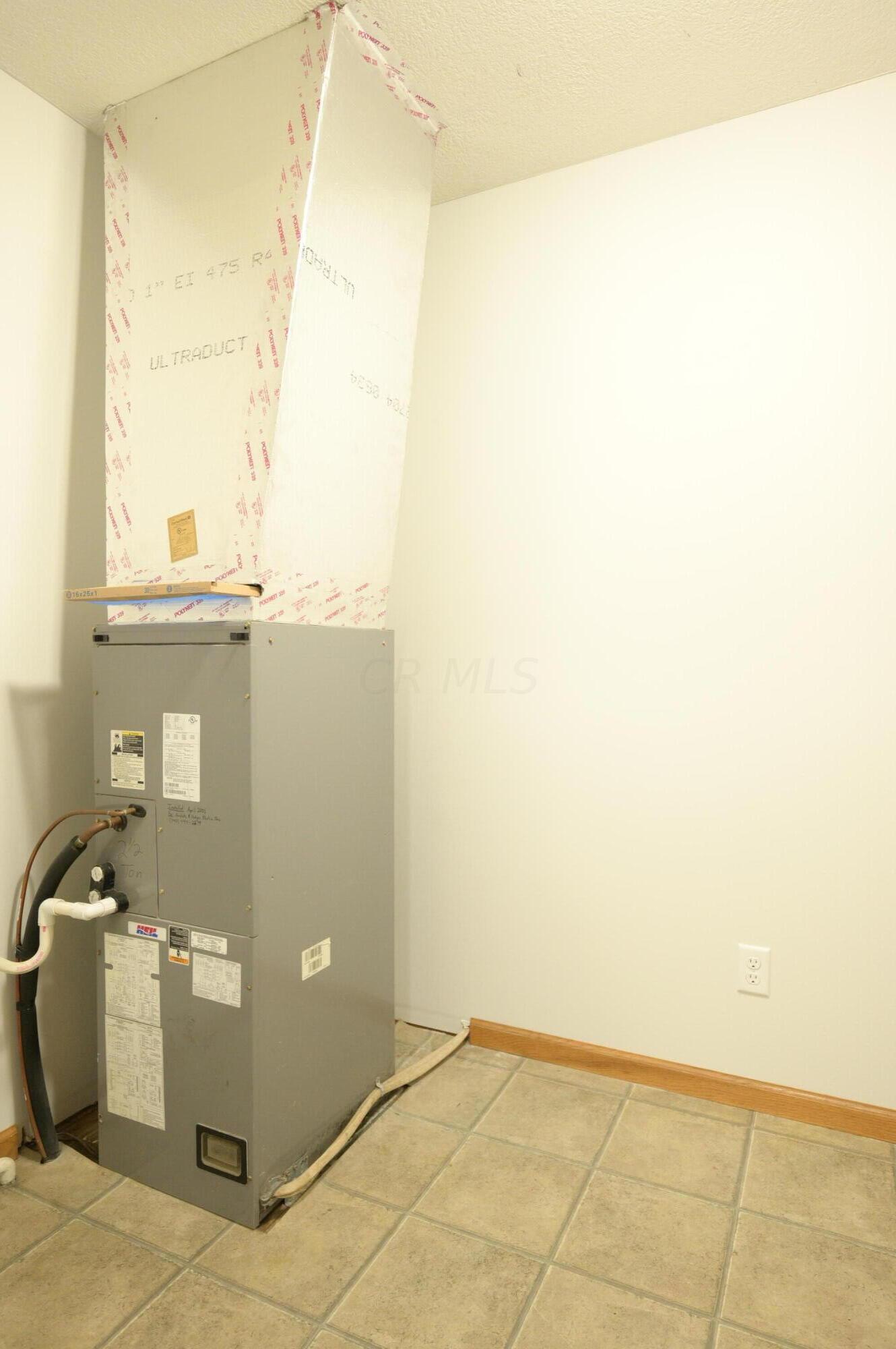 2515 Pole Lane Road Marion, OH 43302 - Photo 14 of 35 utility room