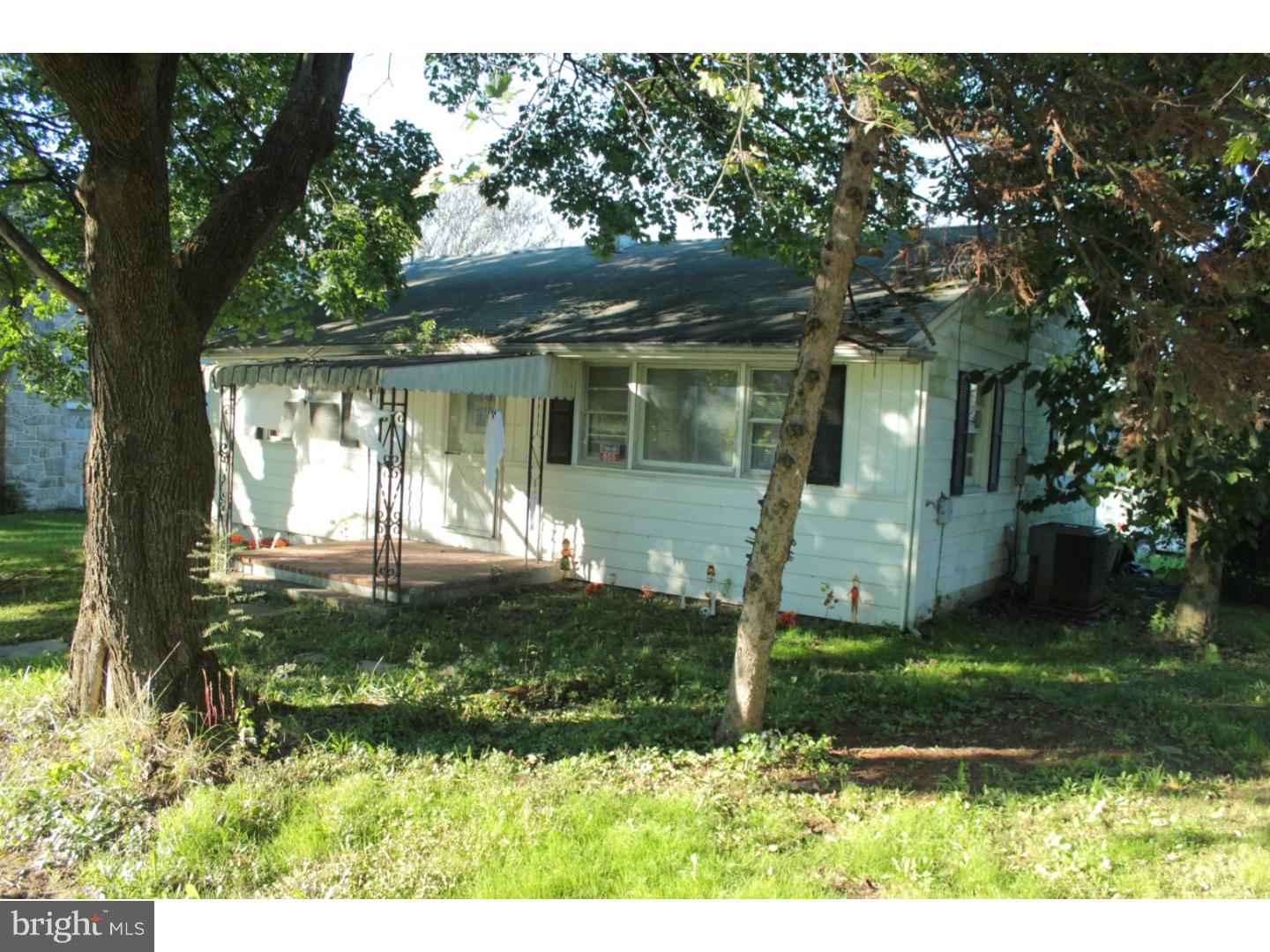 805 Philadelphia Avenue Reading, PA 19607 - Photo 1 of 12