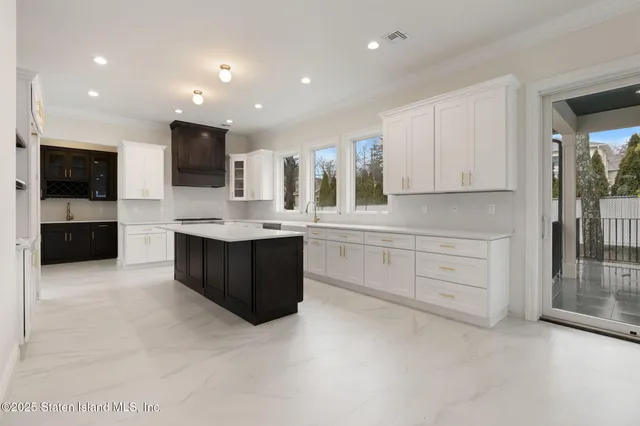 $2,088,000 | 69 Elmbank Street | Eltingville