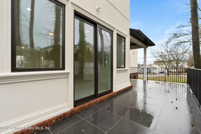 $2,088,000 | 69 Elmbank Street | Eltingville