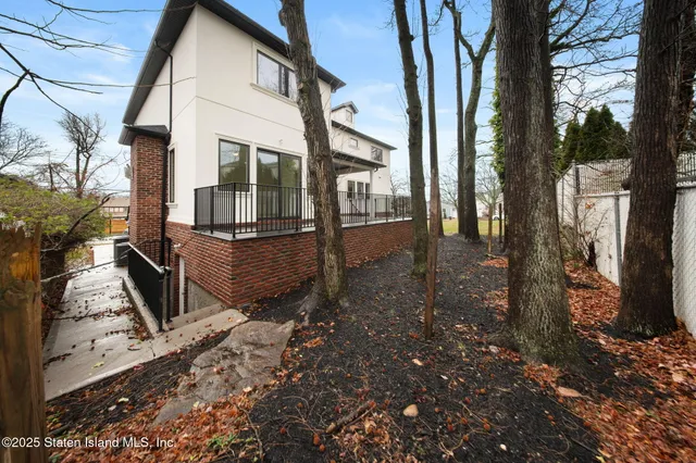 $2,088,000 | 69 Elmbank Street | Eltingville