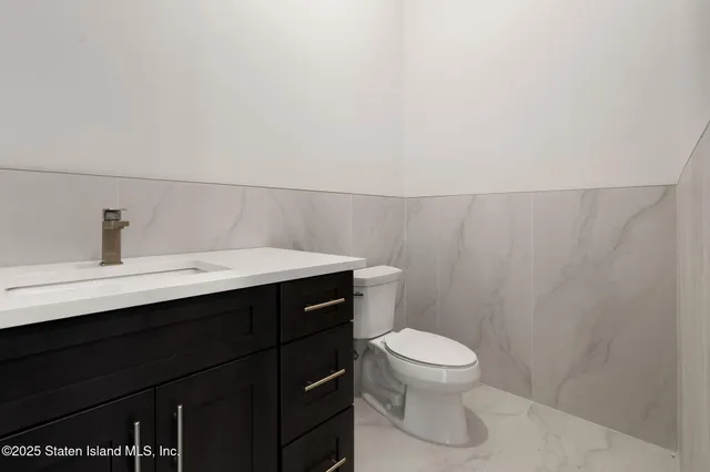 $2,088,000 | 69 Elmbank Street | Eltingville