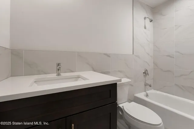 $2,088,000 | 69 Elmbank Street | Eltingville