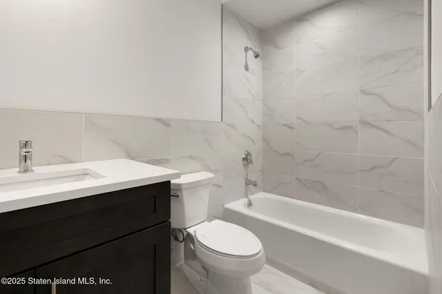 $2,088,000 | 69 Elmbank Street | Eltingville