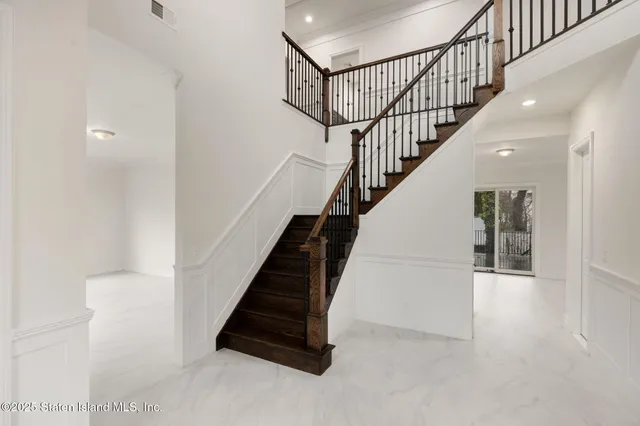 $2,088,000 | 69 Elmbank Street | Eltingville