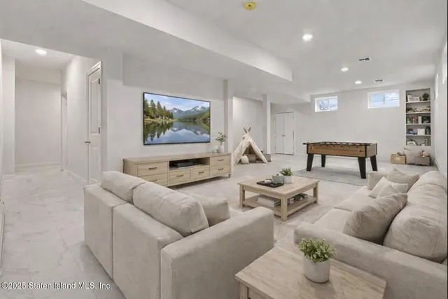 $2,088,000 | 69 Elmbank Street | Eltingville