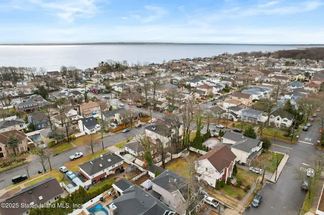 $2,088,000 | 69 Elmbank Street | Eltingville