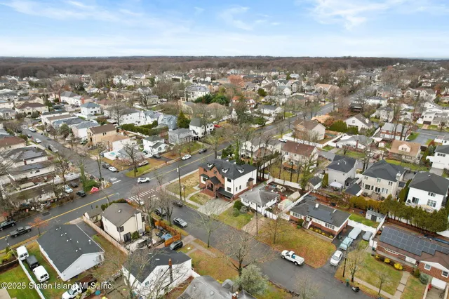 $2,088,000 | 69 Elmbank Street | Eltingville