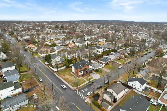 $2,088,000 | 69 Elmbank Street | Eltingville