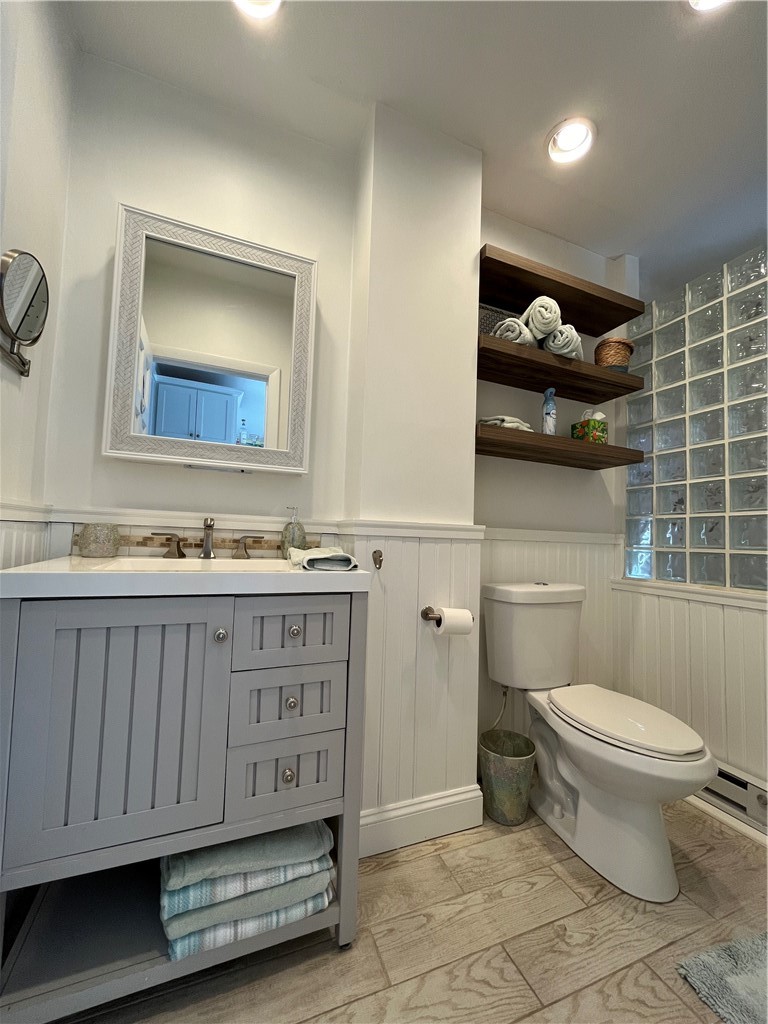 21 Connection Street Newport, RI 02840 - Photo 11 of 29