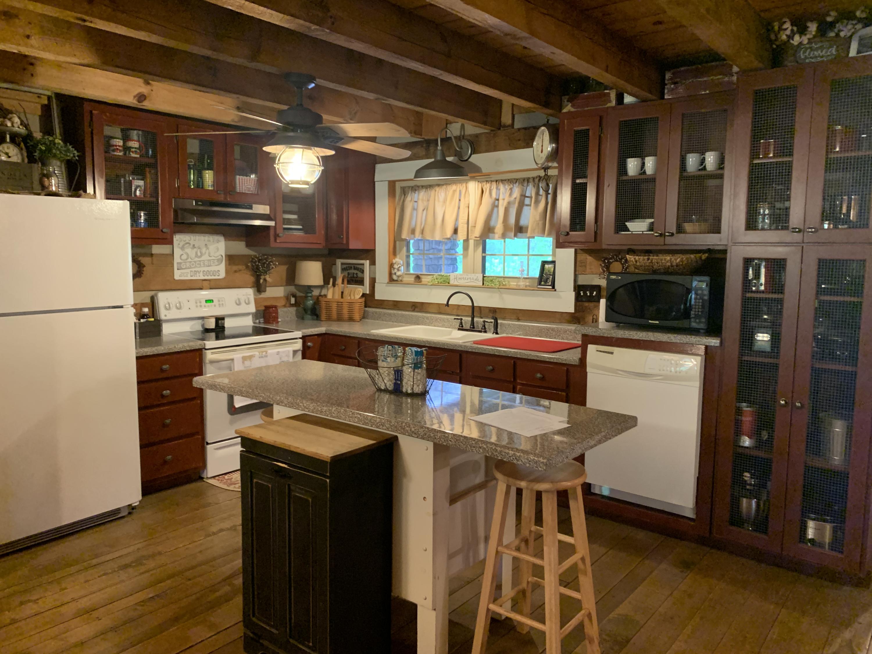 125 Warrensburg Rd Access Greeneville, TN 37743 - Photo 11 of 28 Cabin kitchen