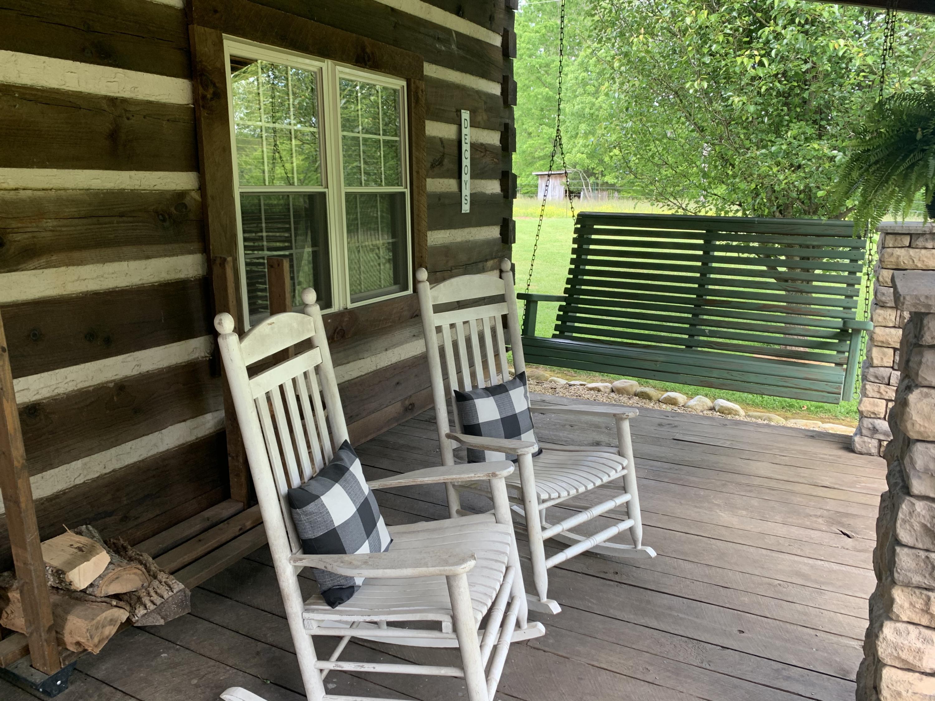 125 Warrensburg Rd Access Greeneville, TN 37743 - Photo 6 of 28 Sweet porch