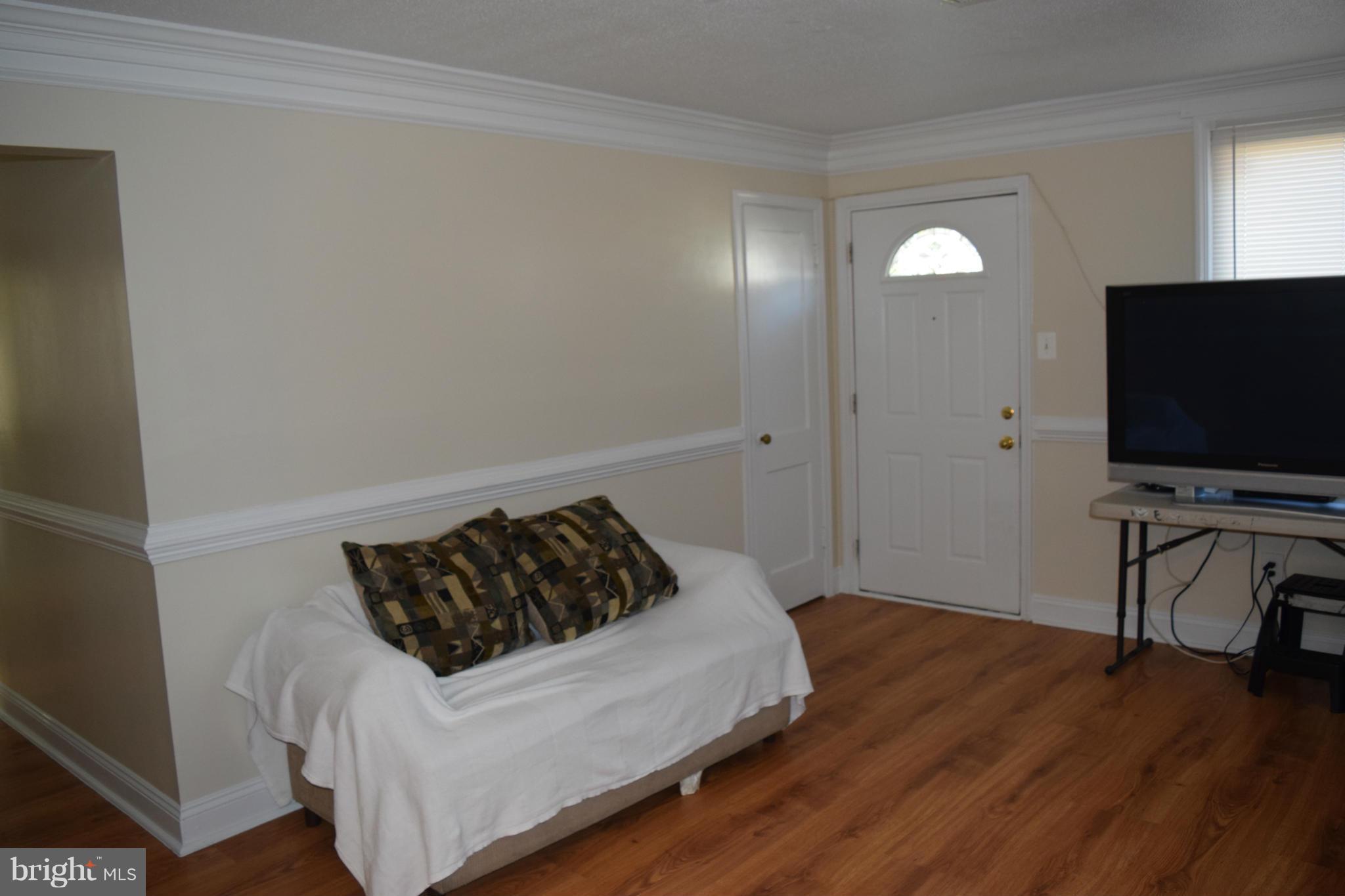 3137 Wayne Road Falls Church, VA 22042 - Photo 3 of 12 Living Room