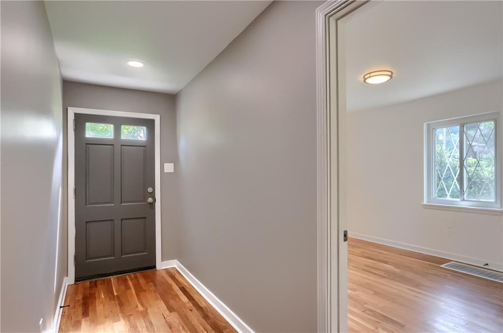 1255 Silver Lane McKees Rocks, PA 15136 - Photo 3 of 25