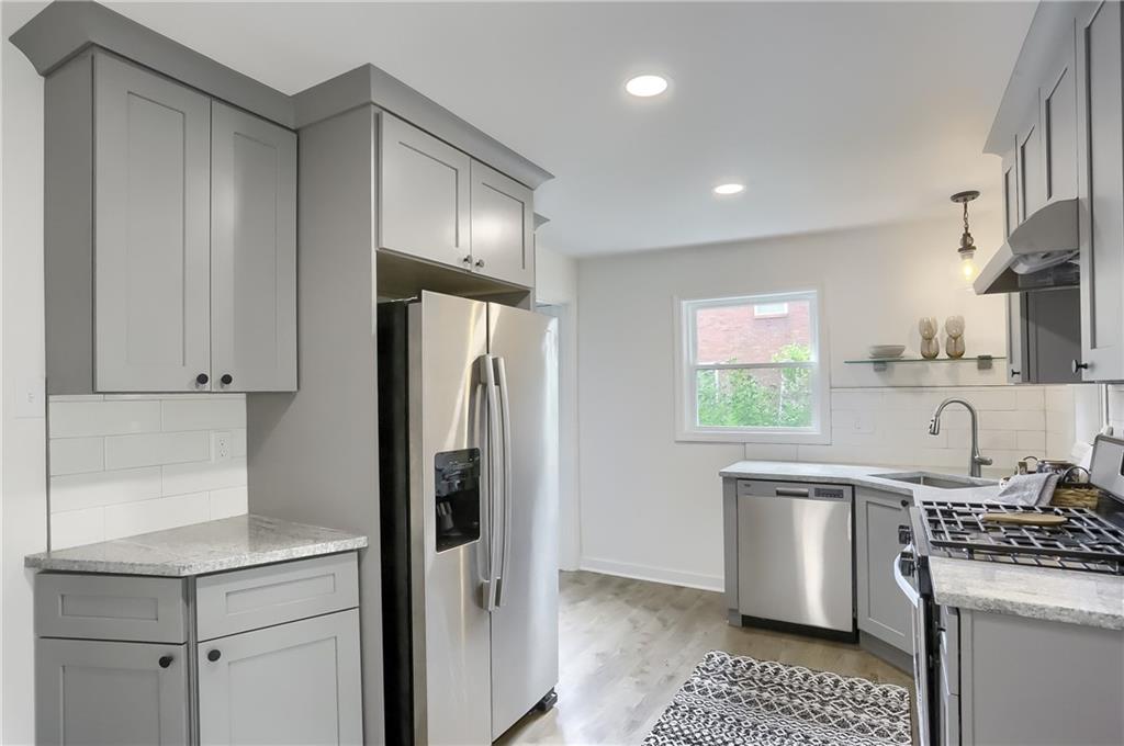 1255 Silver Lane McKees Rocks, PA 15136 - Photo 7 of 25