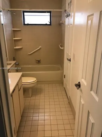 $2,500 | 337 Ives Dairy Road, Unit 1, Miami, FL 33179