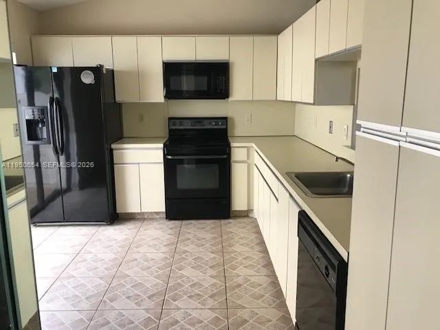 $2,500 | 337 Ives Dairy Road, Unit 1, Miami, FL 33179