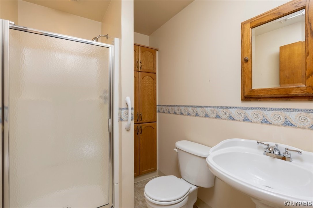 6 South Herrick Road East Aurora, NY 14052 - Photo 9 of 20 Primary Bath