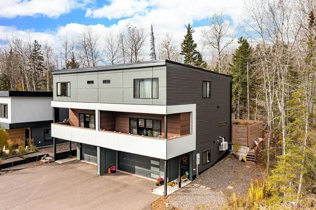 $595,000 | 3631 London Road, Duluth, MN 55804