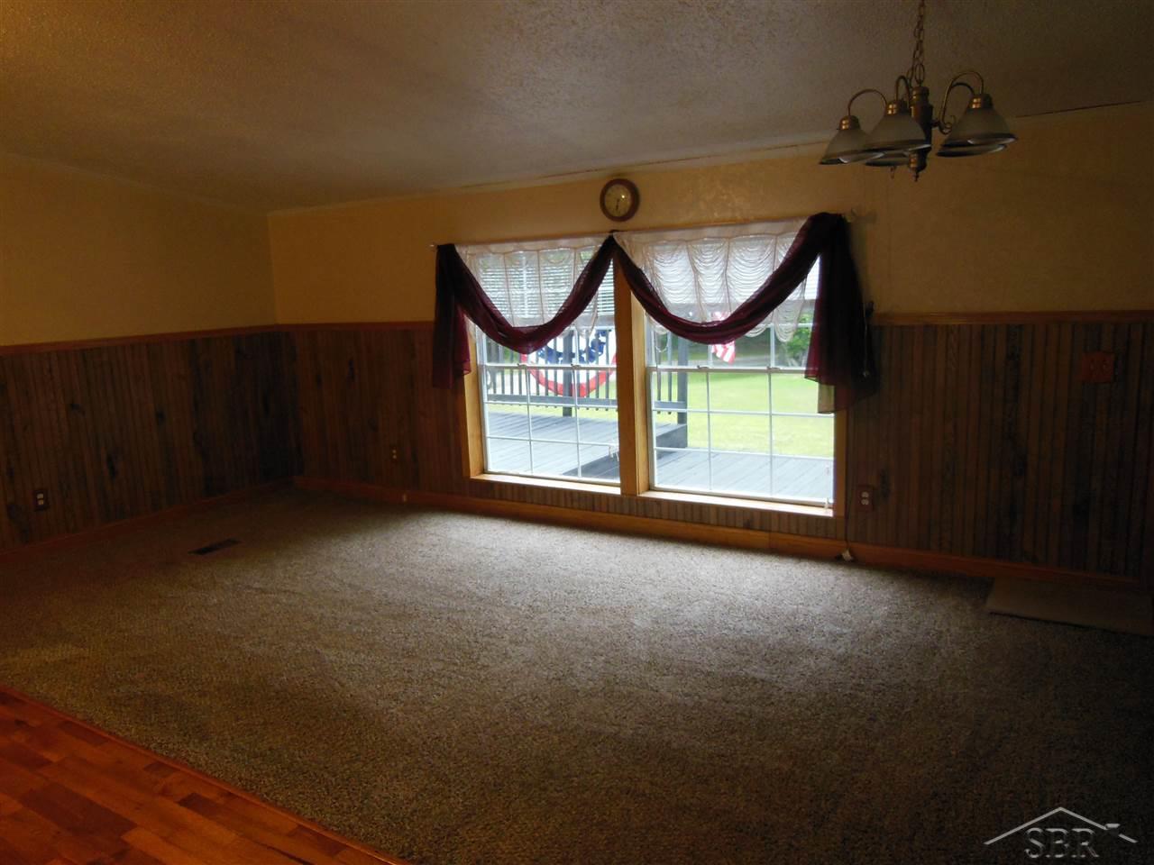 6891 North Bay Midland County Line Road Rhodes, MI 48652 - Photo 12 of 29 Living Room