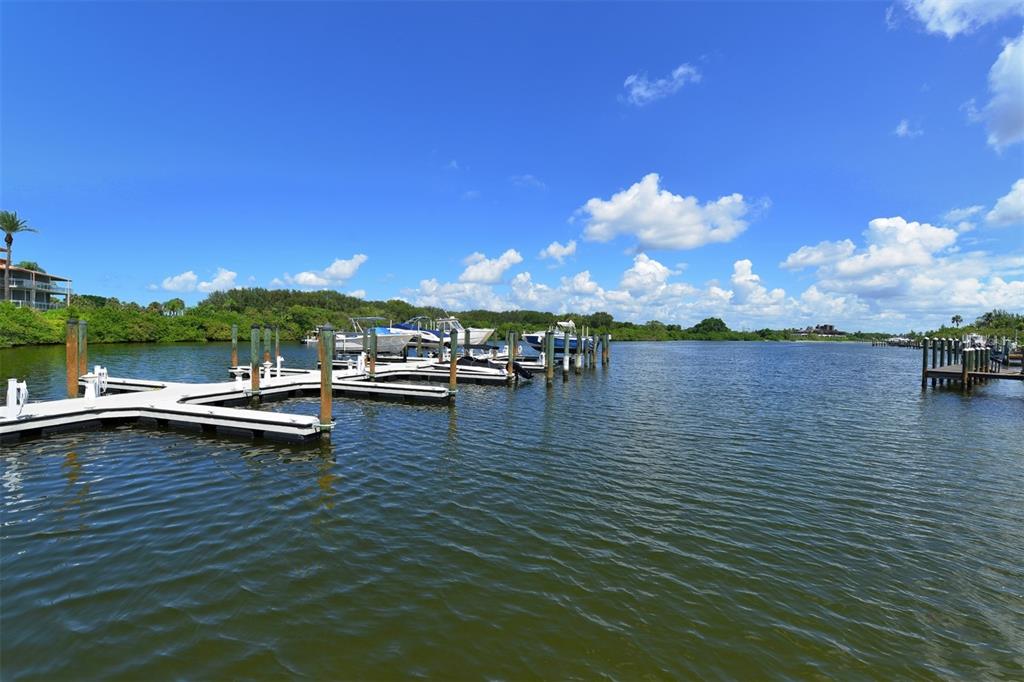 100 Sands Point Road, Unit 114 Longboat Key, FL 34228 - Photo 39 of 40