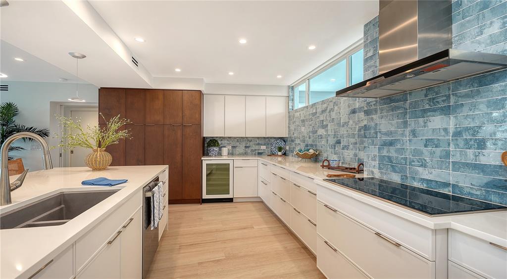 100 Sands Point Road, Unit 114 Longboat Key, FL 34228 - Photo 6 of 40