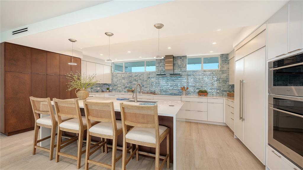 100 Sands Point Road, Unit 114 Longboat Key, FL 34228 - Photo 7 of 40