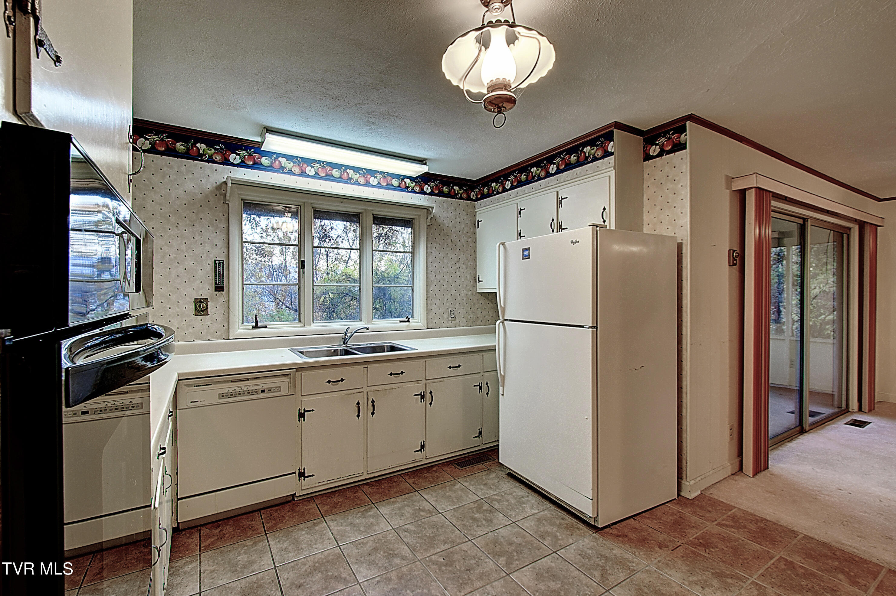 201 Ridgecrest Drive Elizabethton, TN 37643 - Photo 20 of 79 DSC_0154And8more