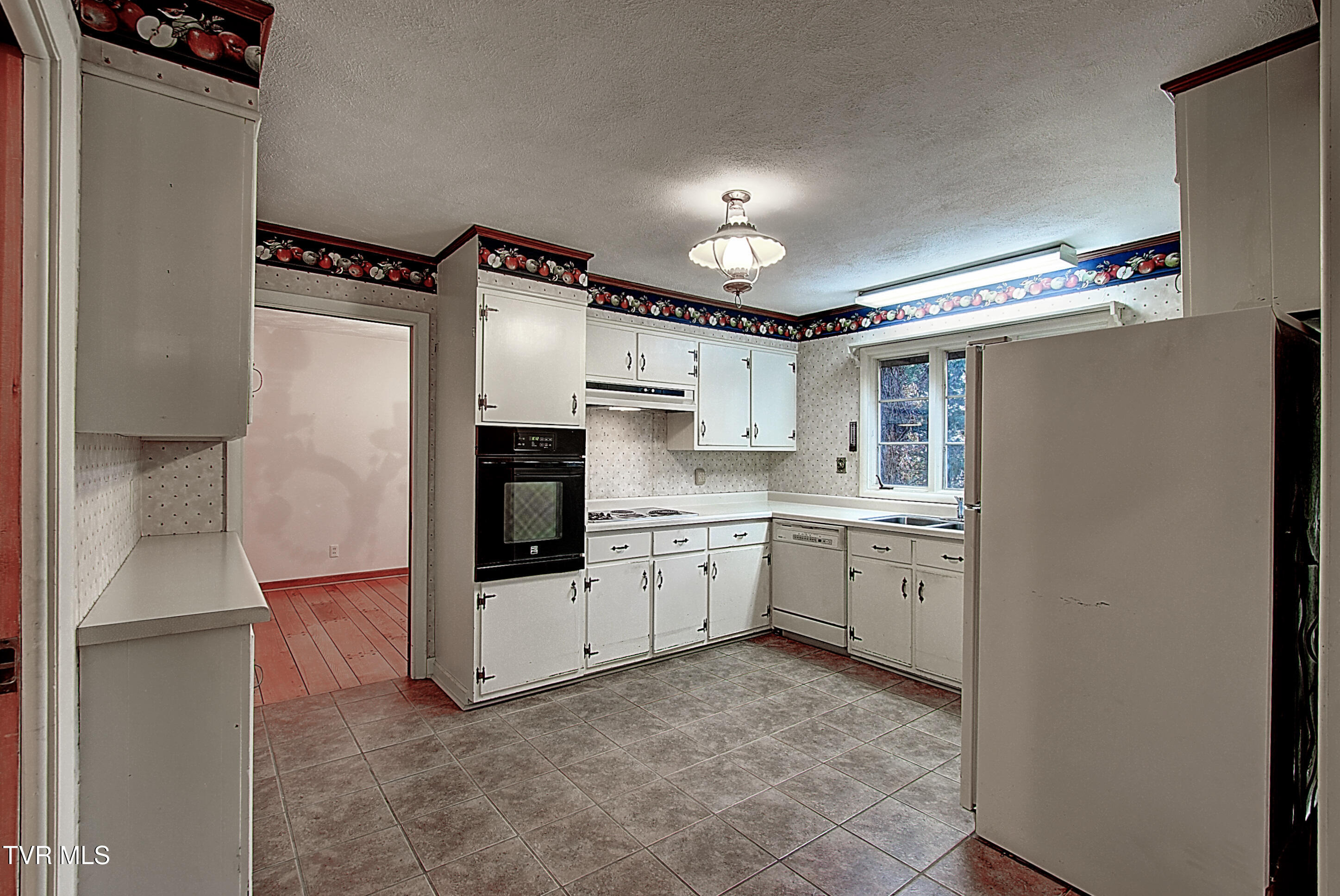201 Ridgecrest Drive Elizabethton, TN 37643 - Photo 22 of 79 DSC_0190And8more