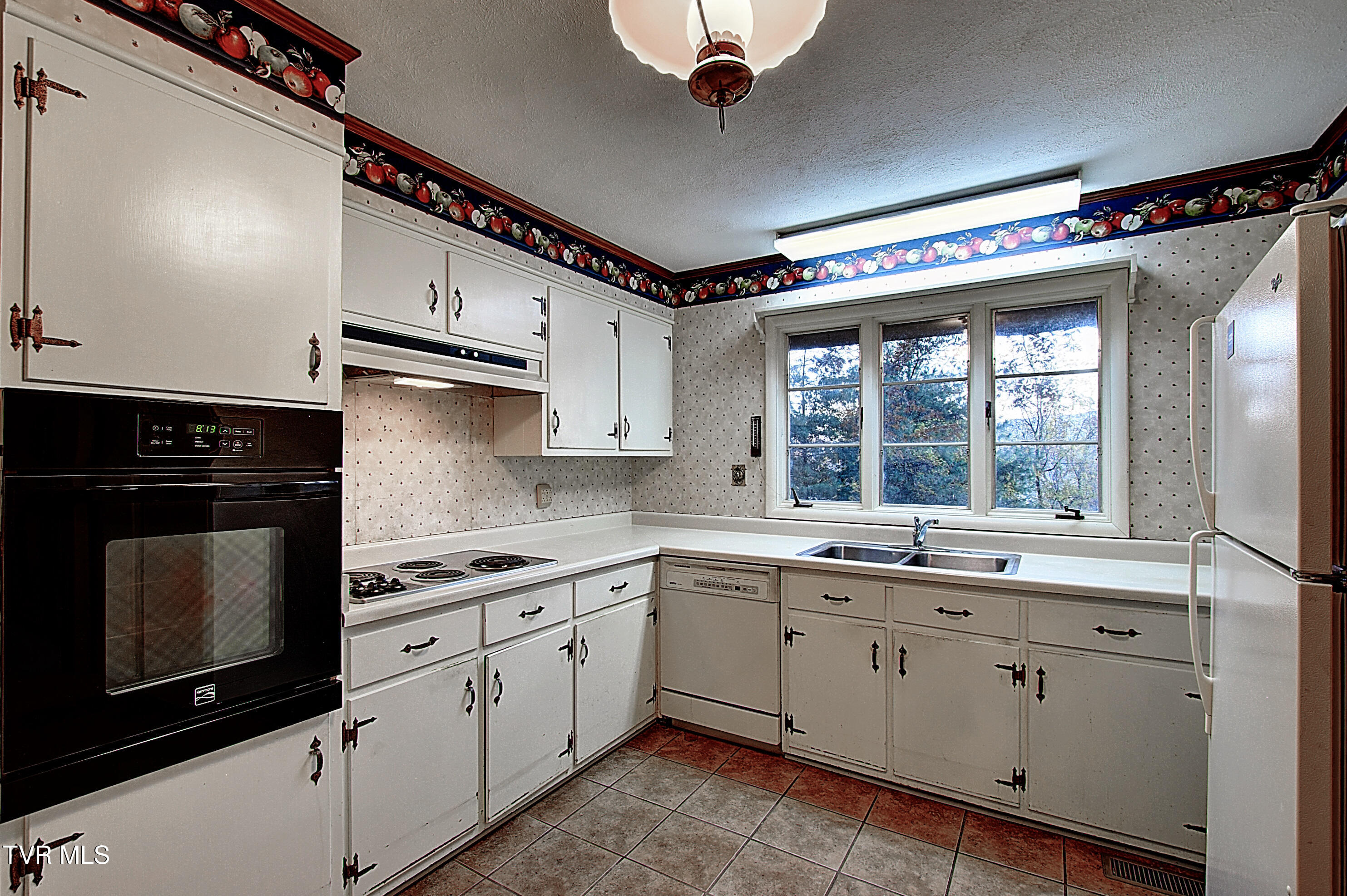 201 Ridgecrest Drive Elizabethton, TN 37643 - Photo 23 of 79 DSC_0199And8more