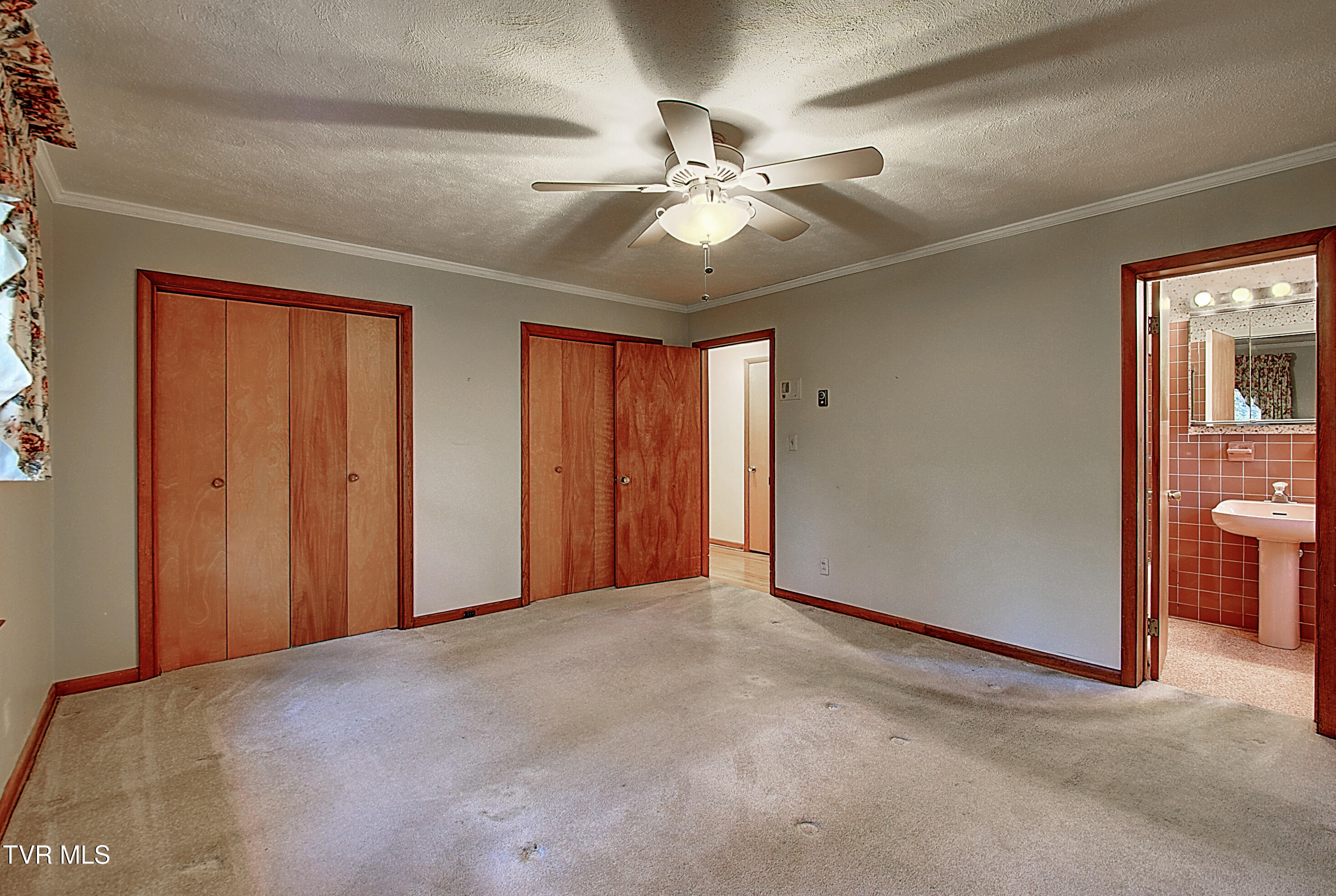 201 Ridgecrest Drive Elizabethton, TN 37643 - Photo 33 of 79 DSC_0424And8more