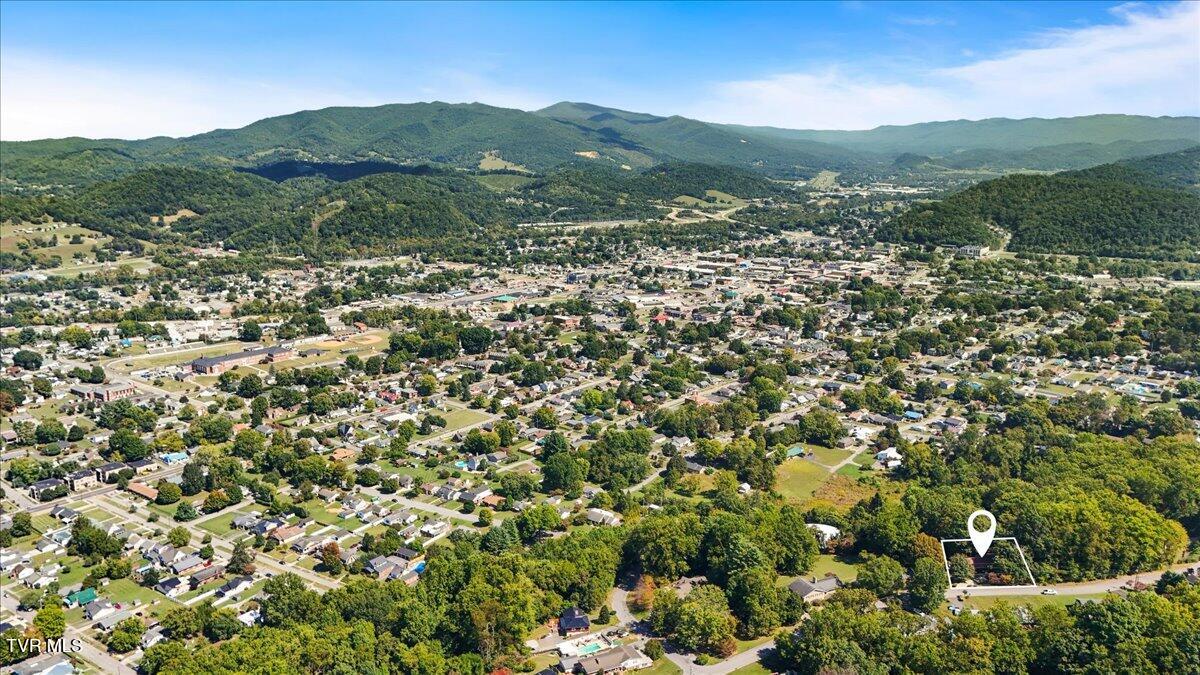 201 Ridgecrest Drive Elizabethton, TN 37643 - Photo 76 of 79 19-DJI_20250918125419_0491_D