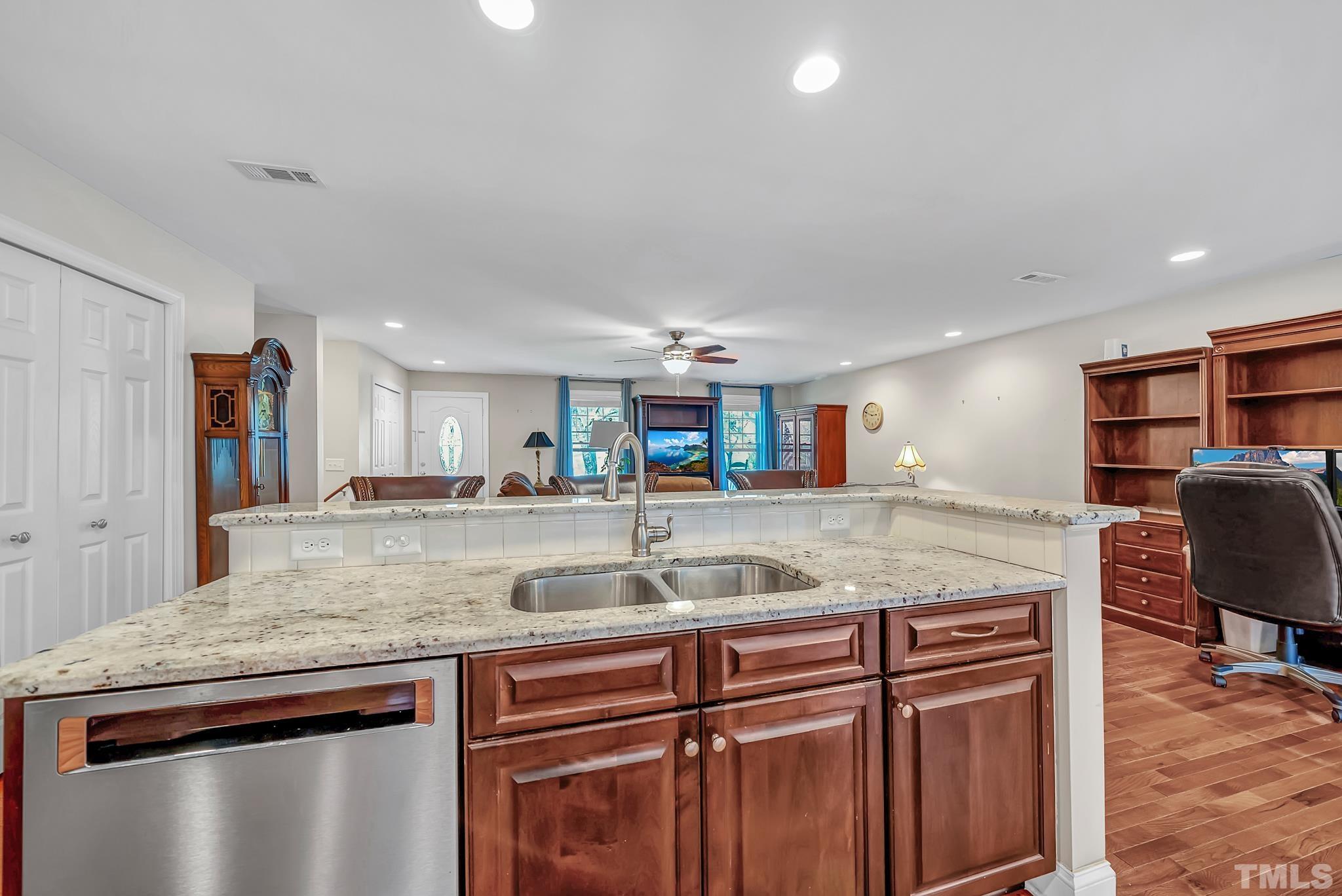409 Troy Place Raleigh, NC 27609 - Photo 25 of 40 Gallery Image 25